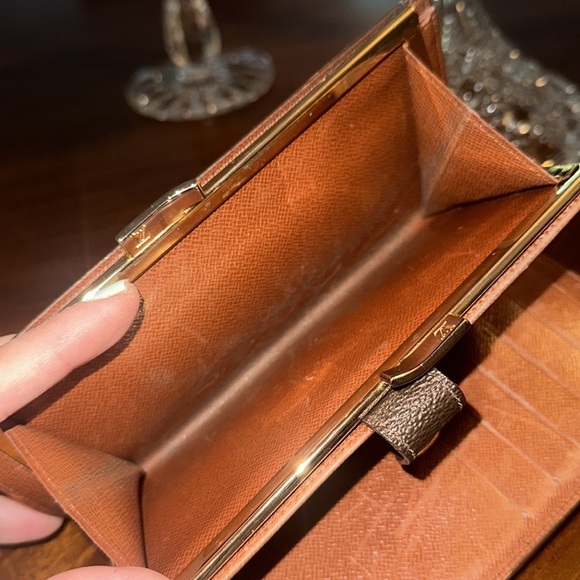Preowned Authentic LV wallet - Picture 16 of 17